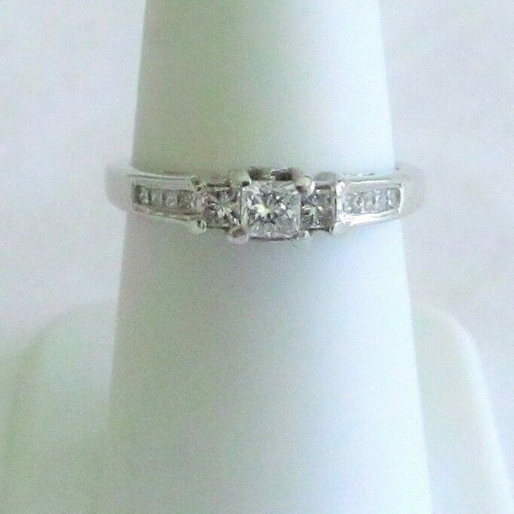 1CT Diamond Engagement Ring 14KWG